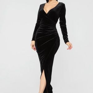 Maxi Black Velvet Long Sleeve Dress